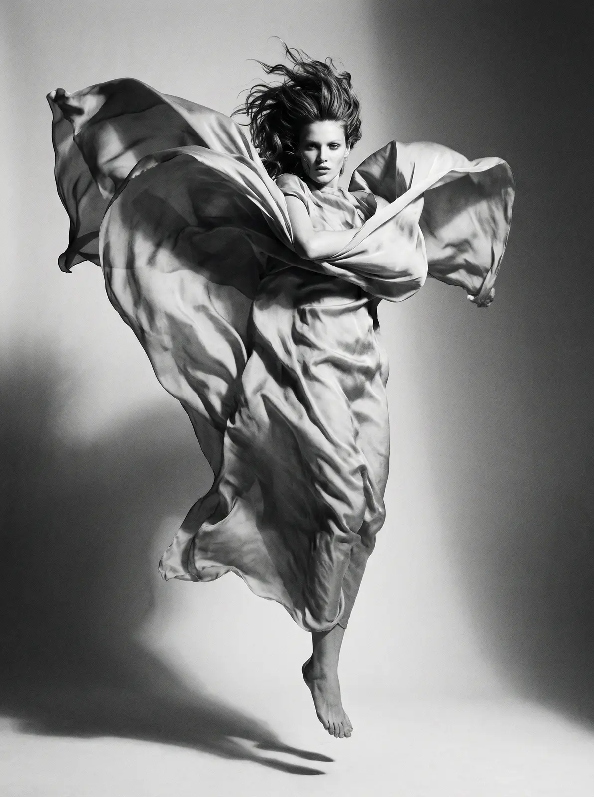 sb体育平台app 灵感橱窗 流动面料艺术摄影